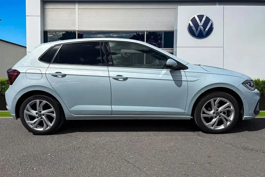 Used VW Polo Edition 95 HP (69 kW) 2026 Blue Hatchback