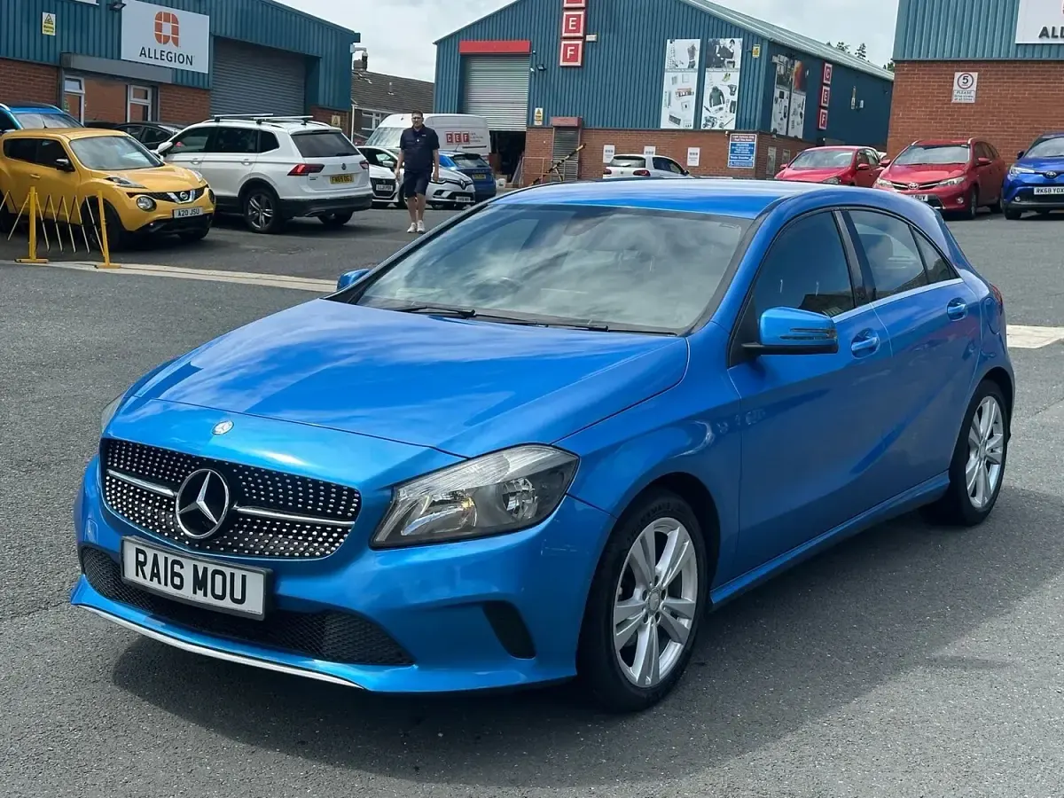 Used Mercedes A180 2016 Blue Hatchback