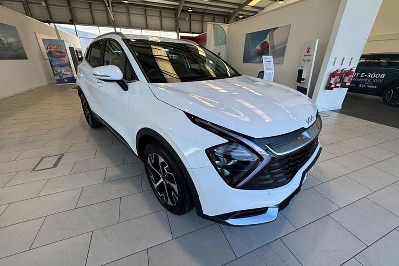 White Used 2022 Kia Sportage 3 SUV | £23,499 (Fair price) - Image 1/1