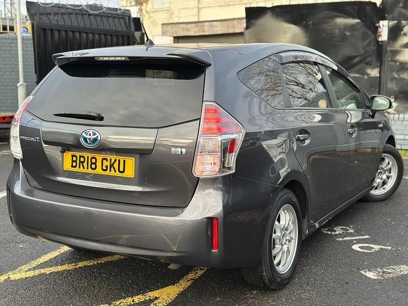 Used Toyota Prius+ 136 HP (100 kW) 2025 Grey MPV
