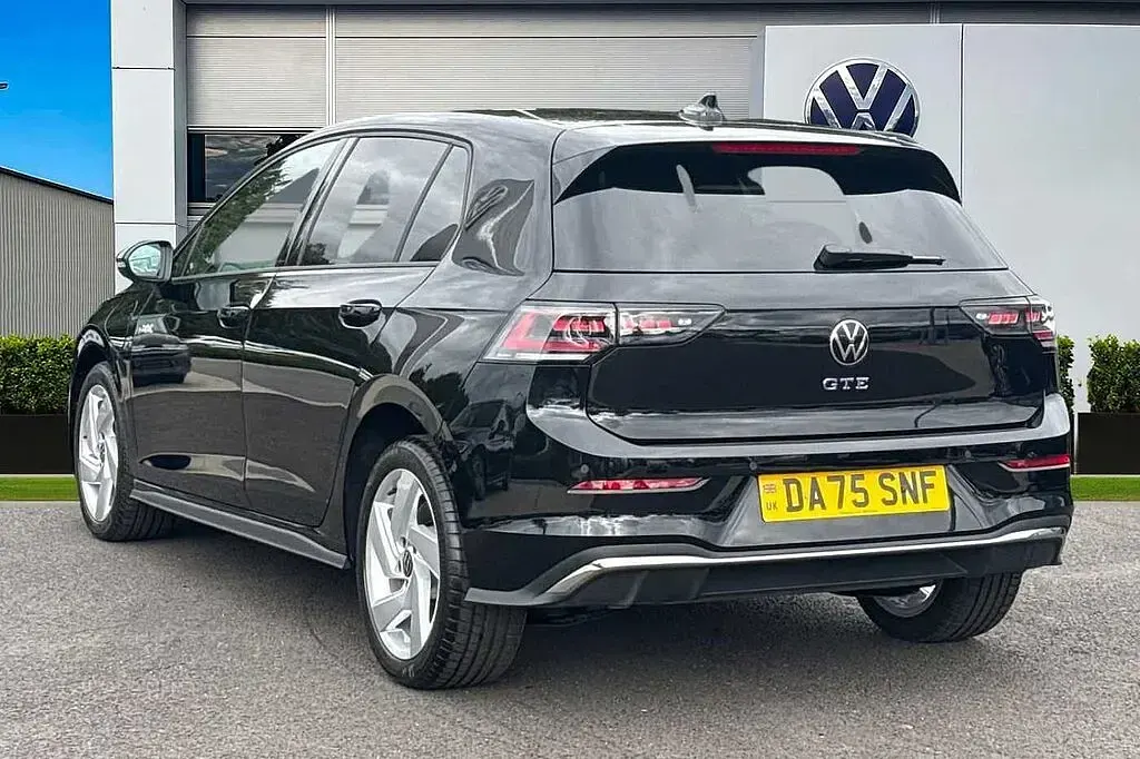 Used VW Golf VIII GTE 272 HP (200 kW) 2026 Black Hatchback