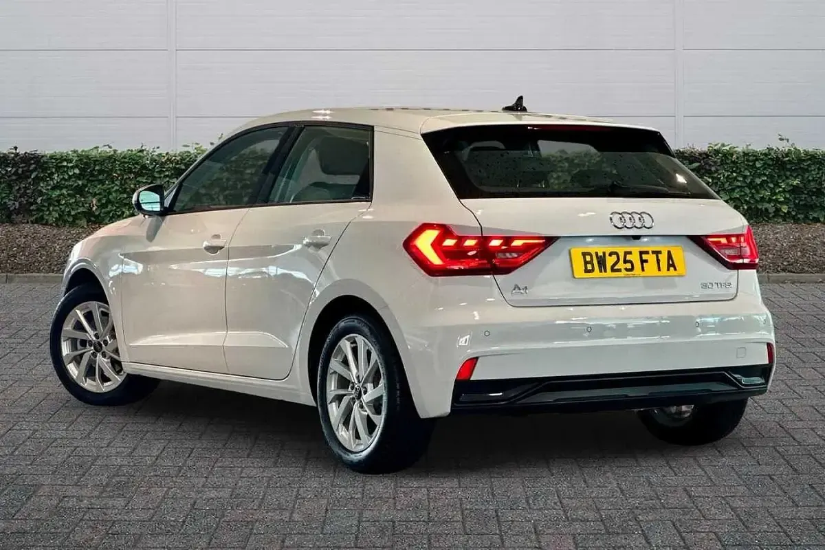 Used Audi A1 Sport 113 HP (83 kW) 2025 White SUV