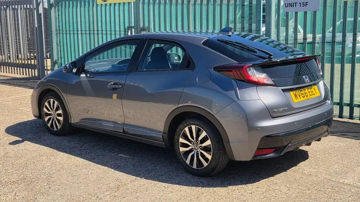 Used Honda Civic SE Plus 120 HP (88 kW) 2016 Grey Hatchback