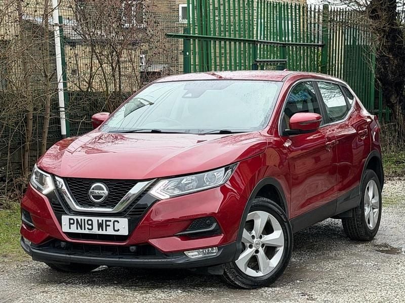 Used Nissan Qashqai Acenta Premium 2019 Red SUV