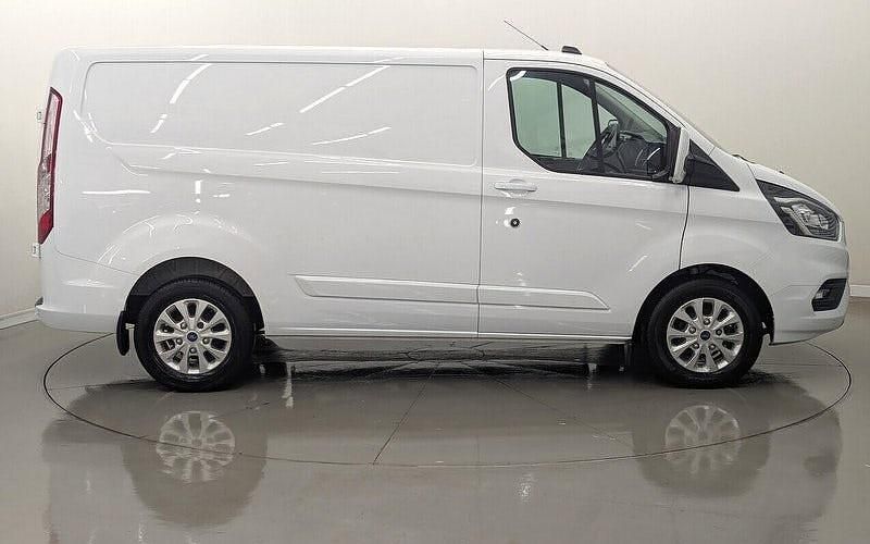 Used Ford Transit Custom Limited 131 HP (96 kW) 2022 White Van