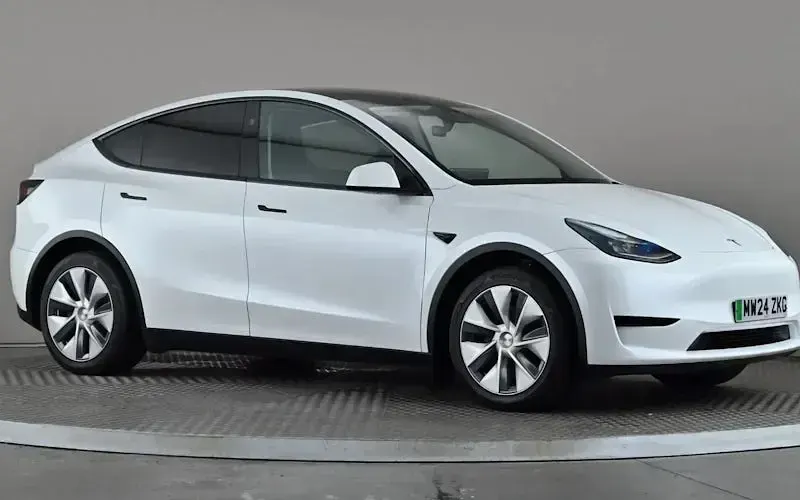 Used Tesla Model Y Standard Range 219 kW (299 HP) 2024 SUV