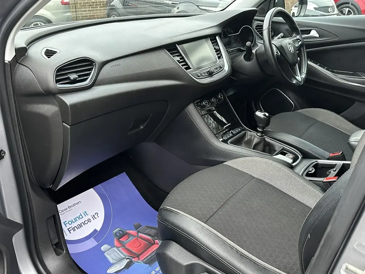 Used Vauxhall Grandland X Sport 120 HP (88 kW) 2018 Grey SUV