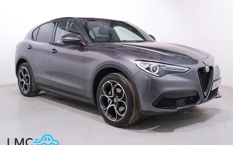 Usado Alfa Romeo Stelvio Sprint 200 HP (147 kW) 2021 SUV
