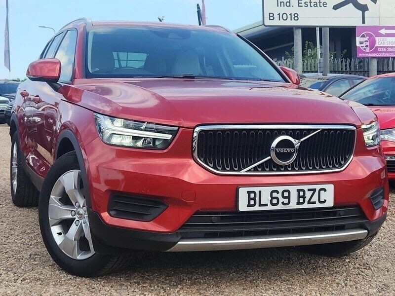 Red Used 2019 Volvo XC40 Momentum SUV | £13,995 (A bit pricey) - Image 1/4
