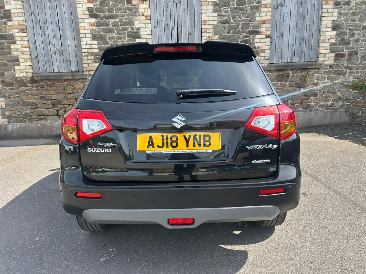 Second-hand Suzuki Vitara 140 CP (102 kW) 2018 Negru SUV
