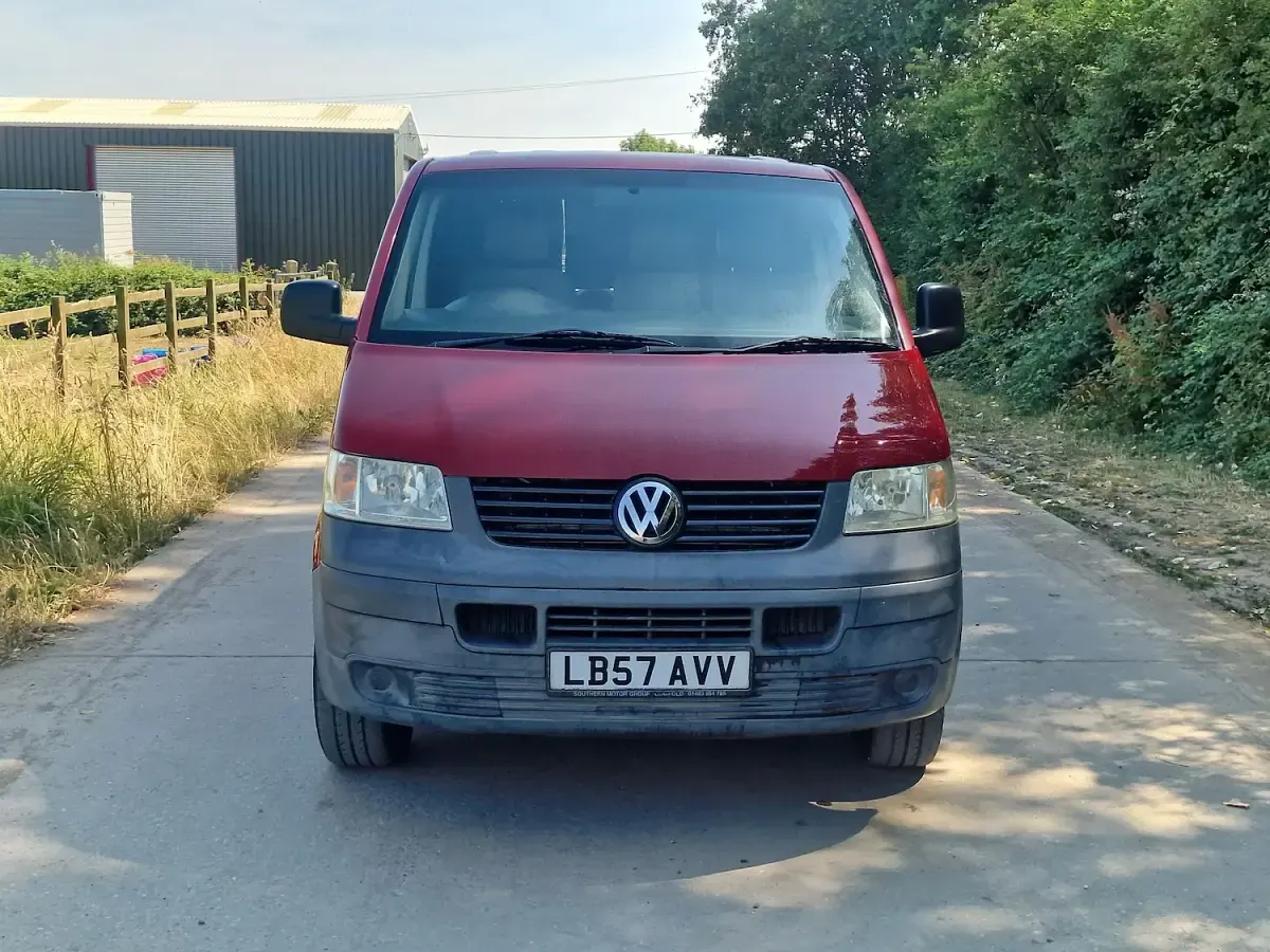 Used VW T5 129 HP (94 kW) 2007 Red Van