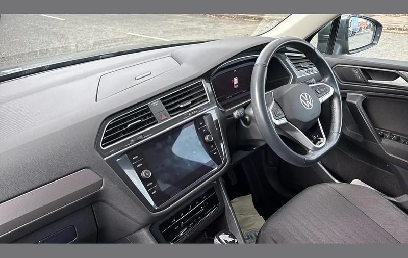 Used VW Tiguan Allspace Life 147 HP (108 kW) 2023 Grey SUV