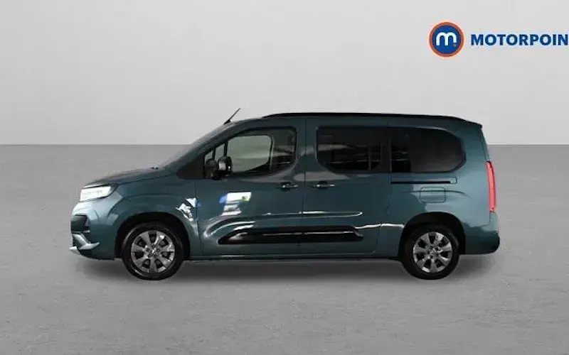 Used Vauxhall Combo Ultimate 100 kW (136 HP) 2026 MPV