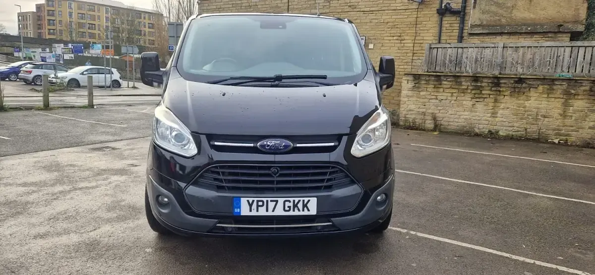Used Ford Transit Custom Limited 130 HP (95 kW) 2017 Black Van