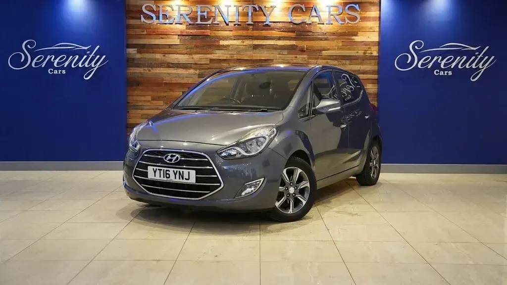 Used Hyundai ix20 SE 90 HP (66 kW) 2016 Grey Hatchback