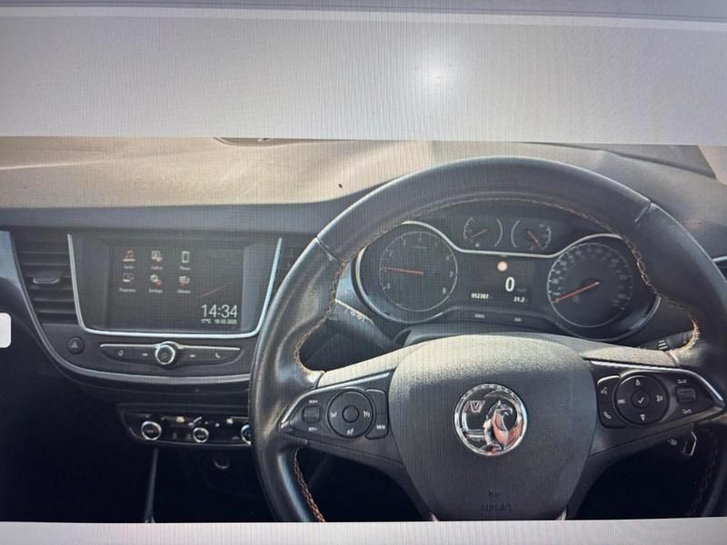 Used Vauxhall Crossland X Elite 83 HP (61 kW) 2019 Silver SUV