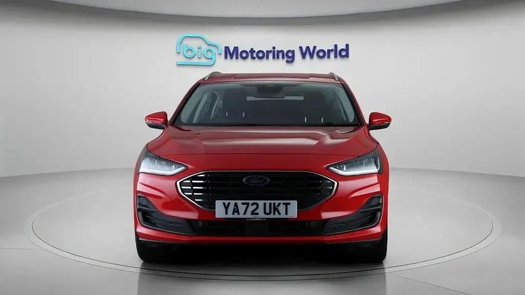 Używany Ford Focus Titanium 125 KM (91 kW) 2023 Czerwony Kombi