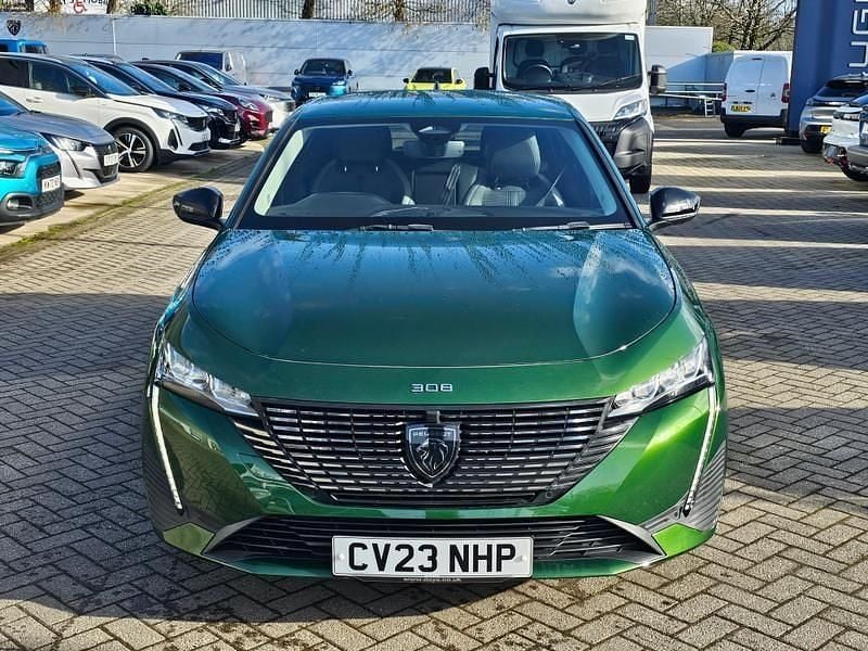Used Peugeot 308 Allure Premium 130 HP (95 kW) 2023 Green Hatchback