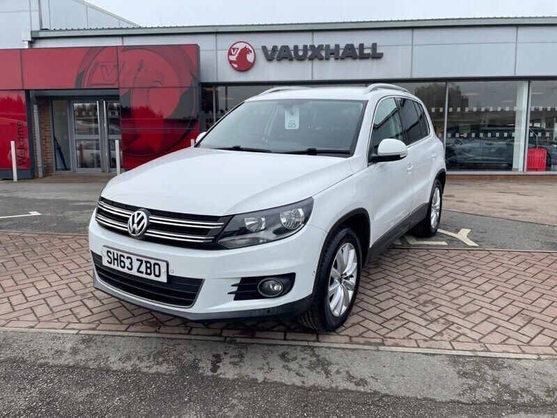 White Used 2013 VW Tiguan Match SUV | £7,888 (Fair price) - Image 1/4