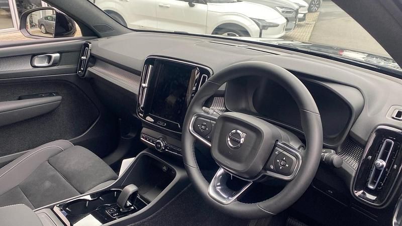 New Volvo EC40 Plus 325 kW (442 HP) 2026 Black SUV