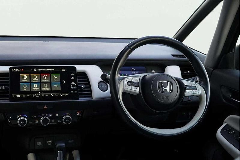 Used Honda Jazz Hybrid 108 HP (79 kW) 2022 Crystal black Hatchback