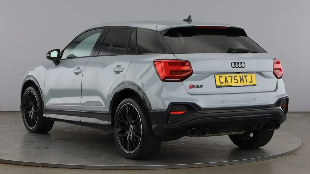 Usado Audi SQ2 Black Edition 300 HP (220 kW) 2025 Cinzento SUV