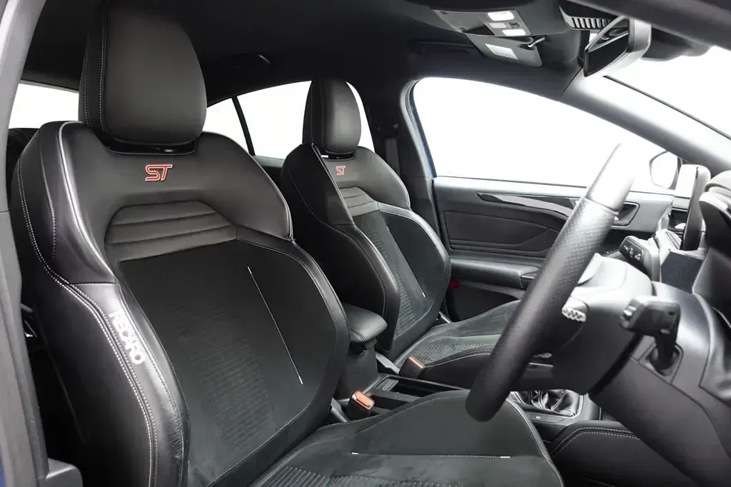 Używany Ford Focus ST 190 KM (139 kW) 2020 Niebieski Hatchback