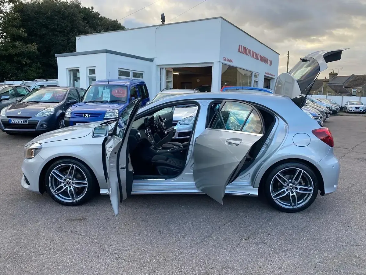 Used Mercedes A160 Executive 102 HP (75 kW) 2017 Silver Hatchback
