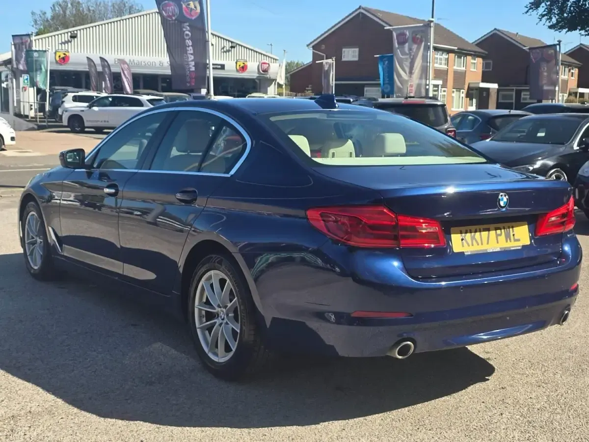 Gebraucht BMW 520 Comfort Edition 2017 Blau Limousine