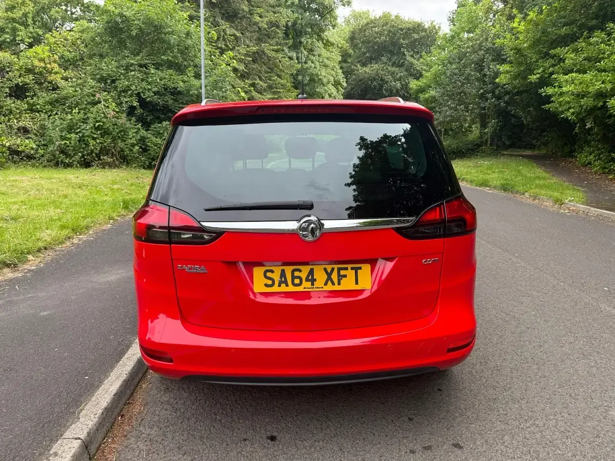 Used Vauxhall Zafira SRi 2014 Red MPV