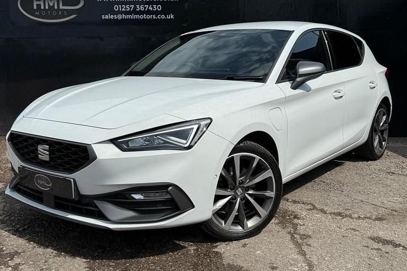 White Used 2021 Seat Leon FR Sport Hatchback | £12,995 (Fair price) - Image 1/1