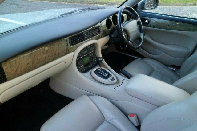 Used Jaguar XJ8 240 HP (176 kW) 2001 Sedan