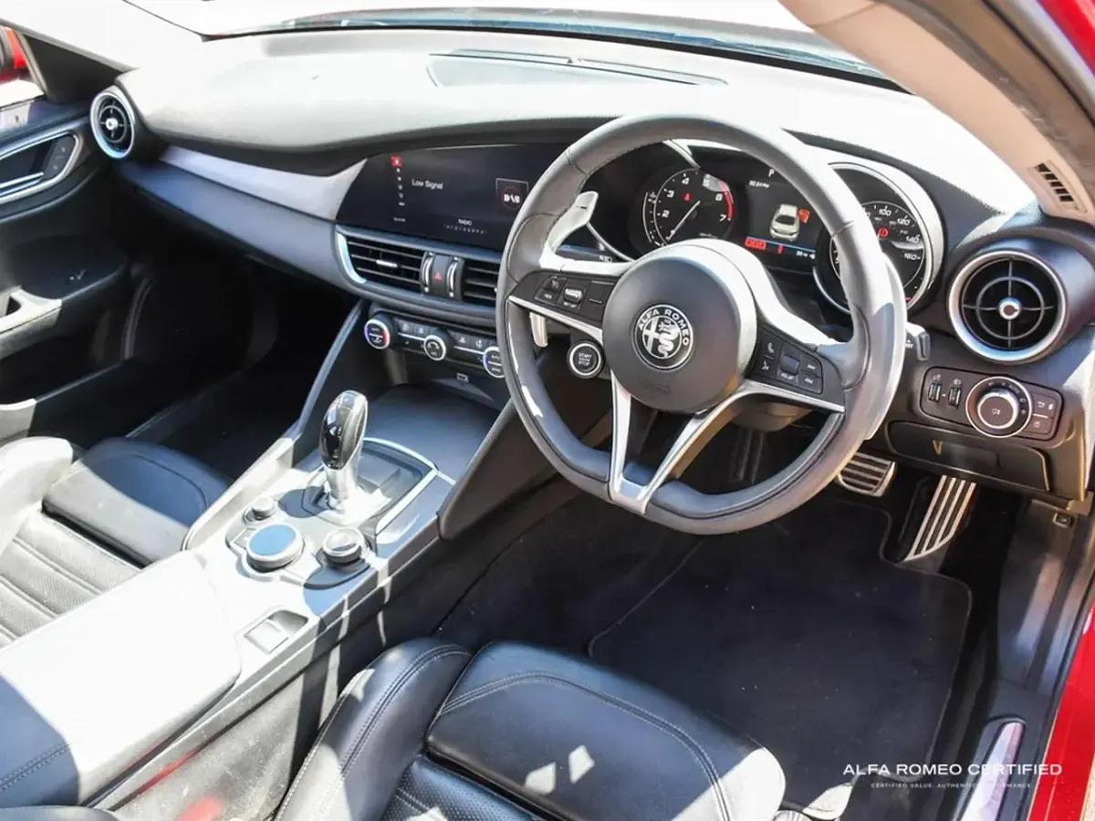 Begagnad Alfa Romeo Giulia Veloce 276 HK (202 kW) 2020 Röd Sedan