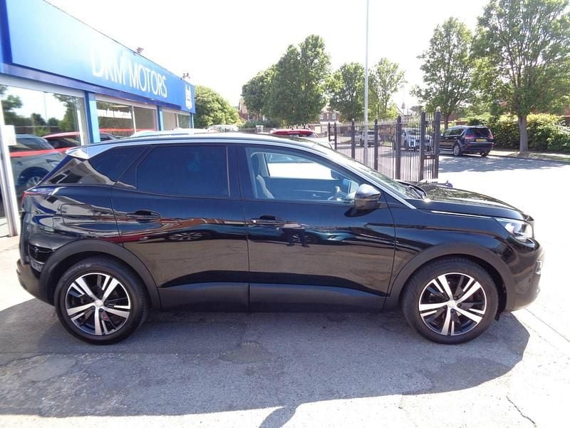 Used Peugeot 3008 Active 120 HP (88 kW) 2018 Black Hatchback