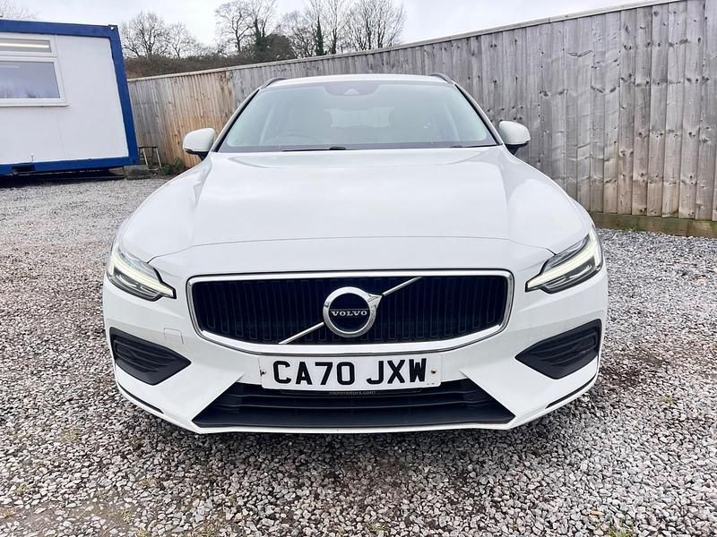 Used Volvo V60 Momentum 163 HP (119 kW) 2020 White Estate