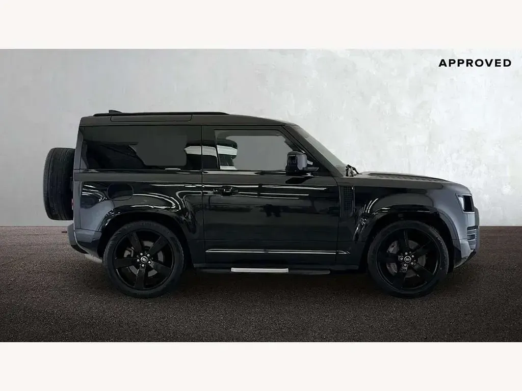 Usado Land Rover Defender HSE Dynamic 249 HP (183 kW) 2022 Preto SUV