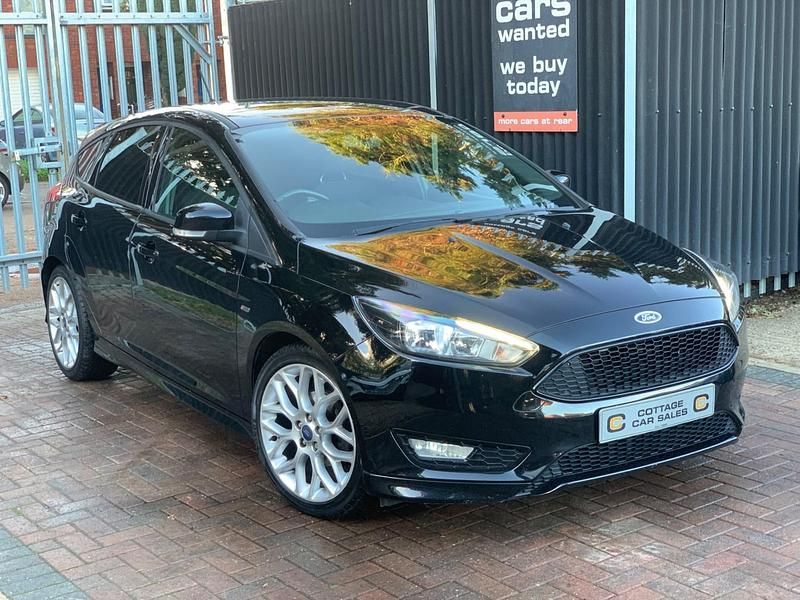 Used Ford Focus ST-Line 140 HP (102 kW) 2018 Black Hatchback