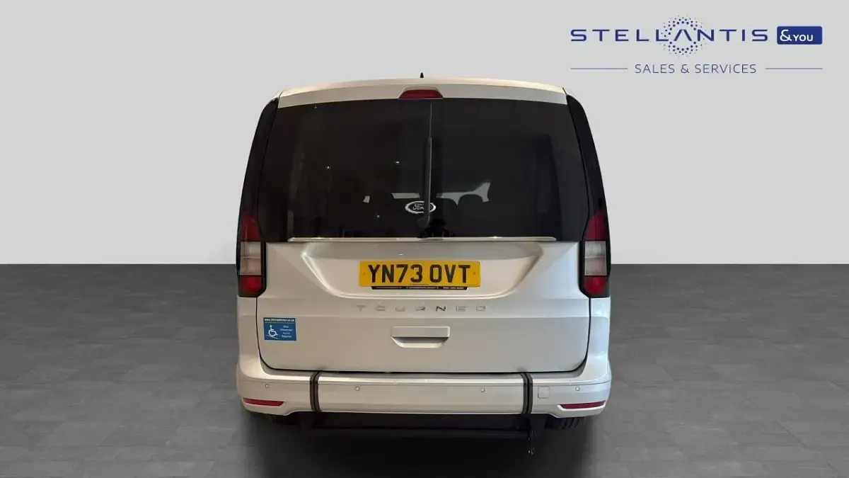 Used Ford Grand Tourneo Connect Titanium 112 HP (82 kW) 2023 Grey MPV