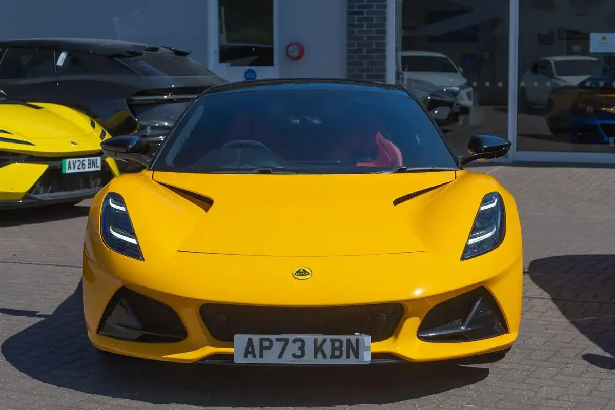 Used Lotus Emira 404 HP (297 kW) 2024 Yellow Coupe