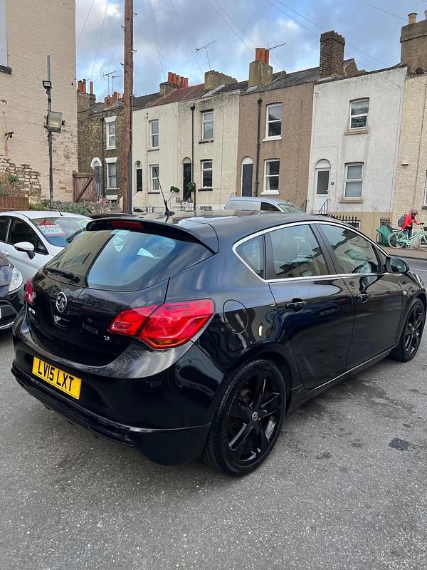Gebraucht Vauxhall Astra Edition 2015 Schwarz Kleinwagen