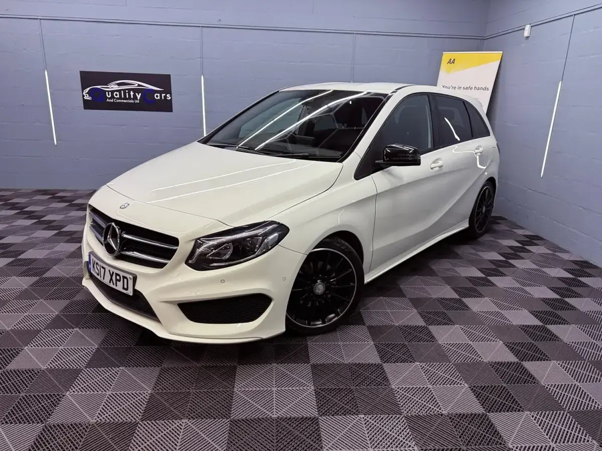 Used Mercedes B180 AMG line 2017 White Hatchback