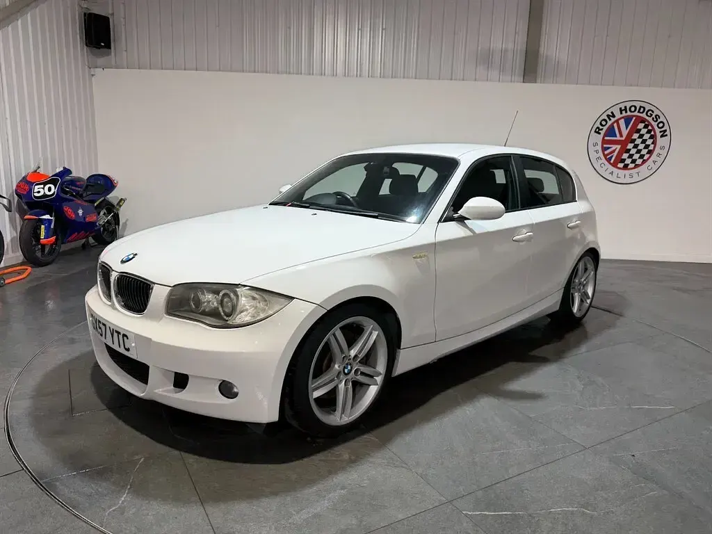 Used BMW 130 M Sport 265 HP (194 kW) 2007 White Hatchback