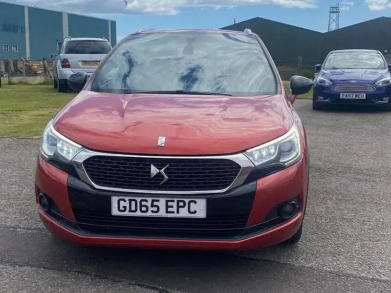 Used DS Automobiles DS4 120 HP (88 kW) 2015 Orange Hatchback
