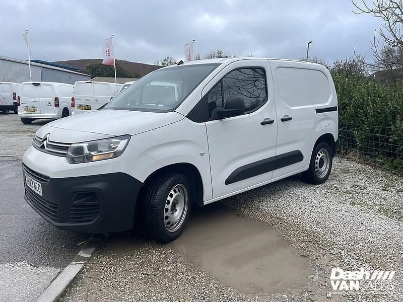 Usado Citroën Berlingo 100 CV (73 kW) 2023 Blanco Monovolumen