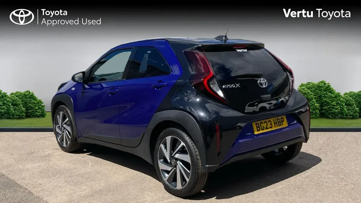 Used Toyota Aygo X 72 HP (52 kW) 2023 Blue SUV