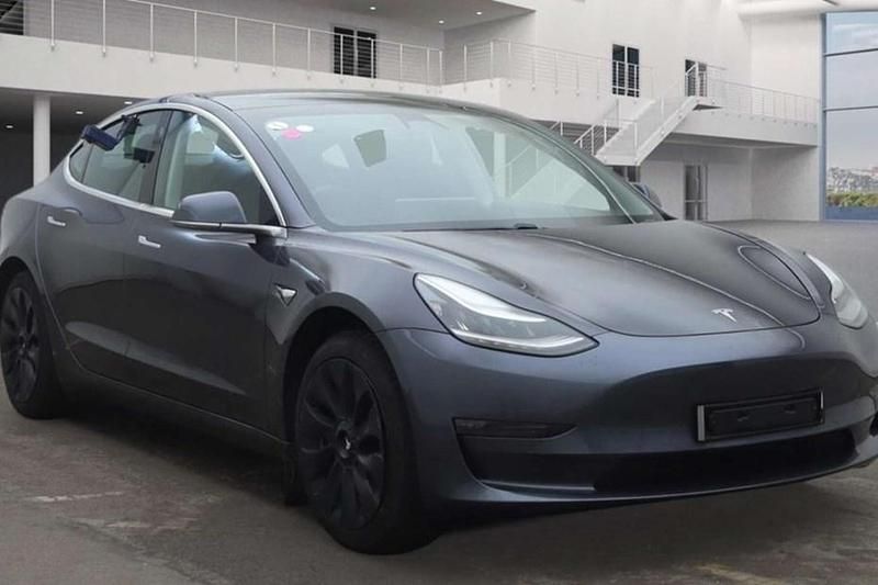 Used Tesla Model 3 Standard Range Plus 239 kW (325 HP) 2019 Sedan