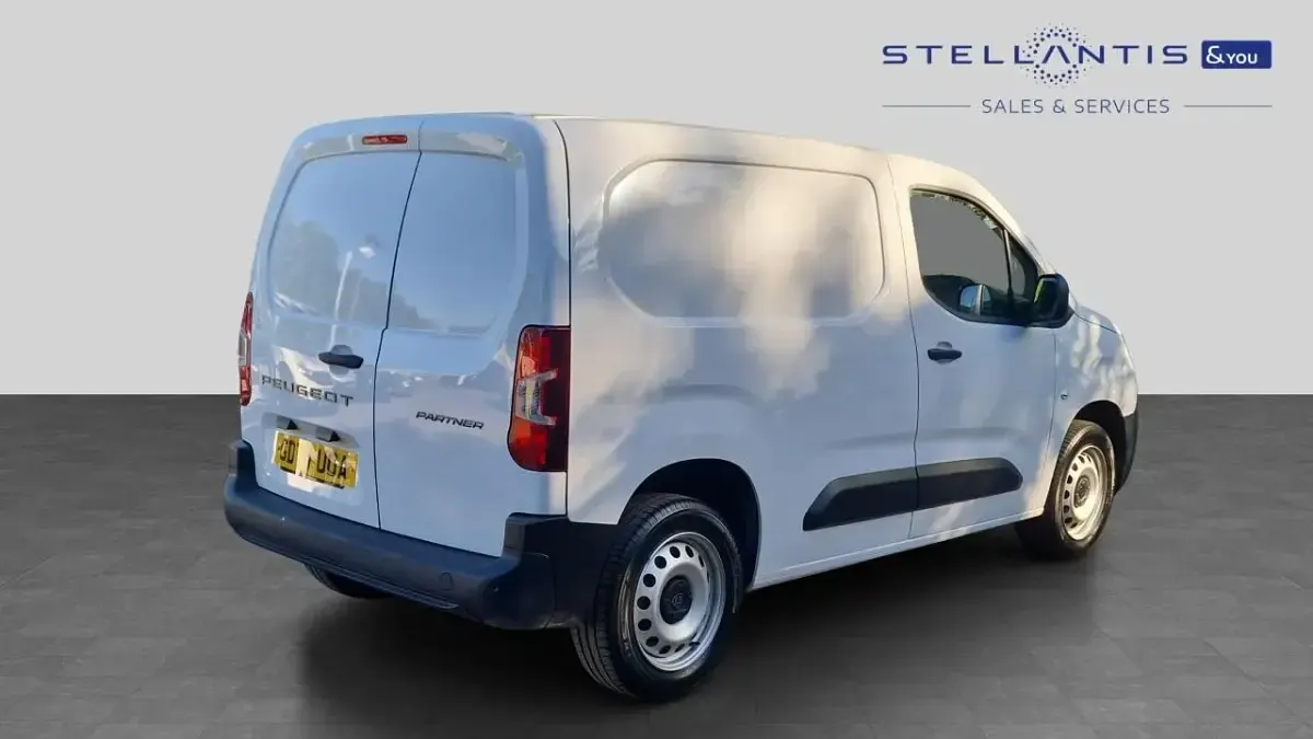 Begagnad Peugeot Partner S 101 HK (74 kW) 2025 Vit Minibuss