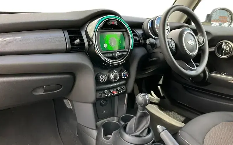 Used Mini Cooper Classic 136 HP (100 kW) 2021 Hatchback