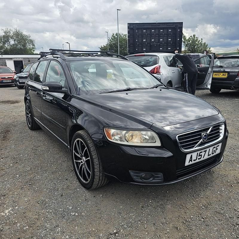 Black Used 2007 Volvo V50 SE Estate | £1,895 (Fair price) - Image 1/4