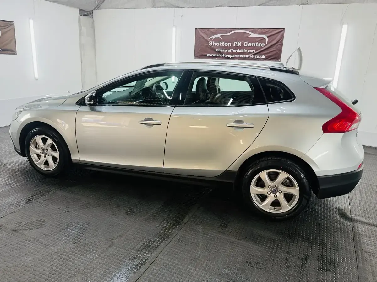 Used Volvo V40 SE 2013 Silver Hatchback